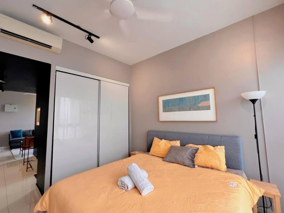 Studio Staycation D'Sara @ Linked Mrt, Near Thomson Hospital & Sungai Buloh Hospital エクステリア 写真